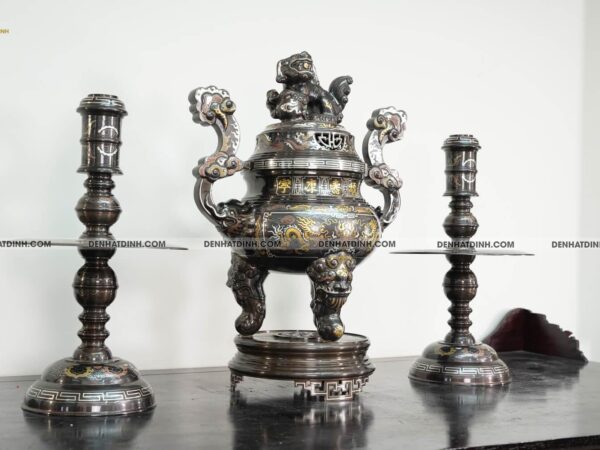 Alternative view of Bộ tam sự nến khảm Ngũ sắc bằng đồng đỏ cao 70cm