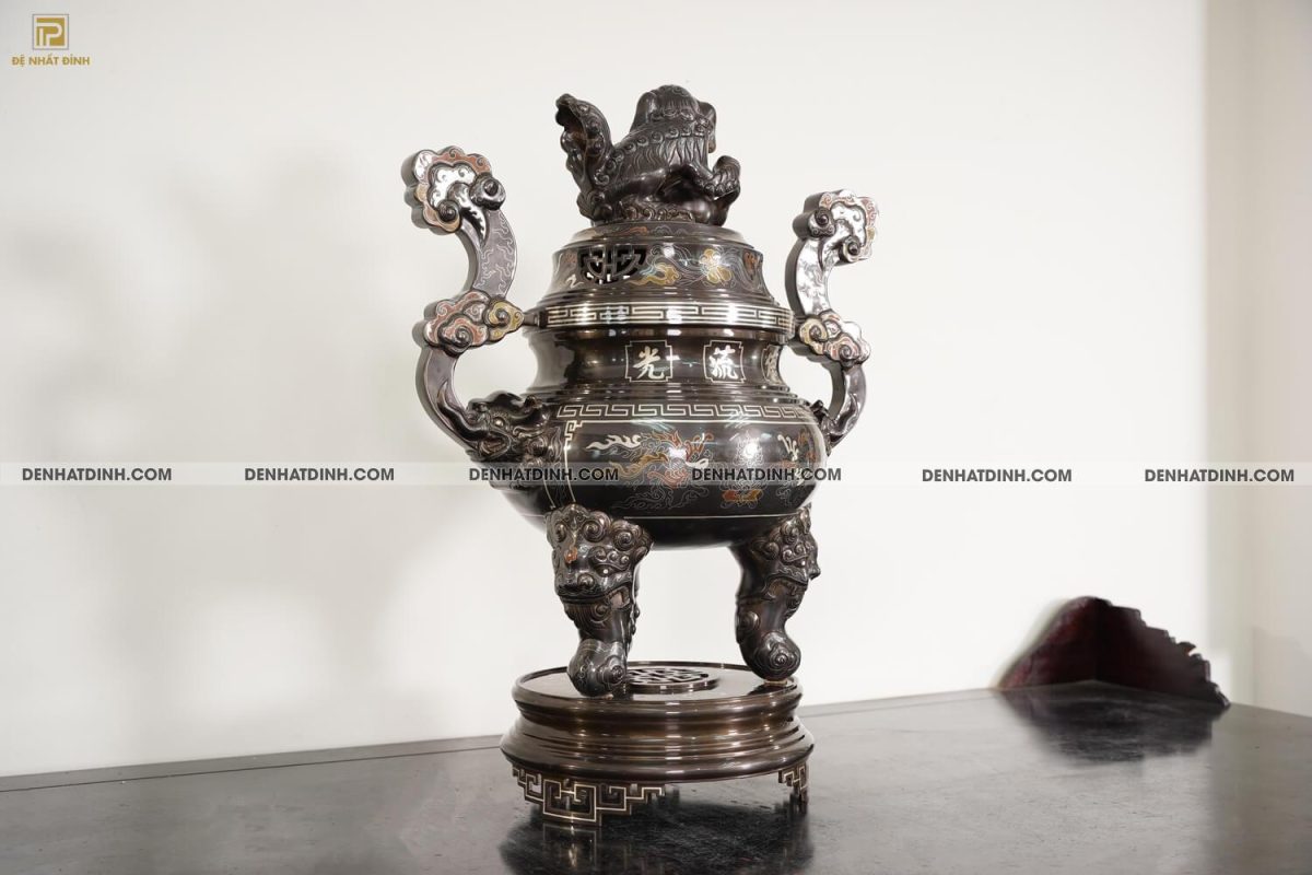Đỉnh đồng ngũ sắc 70cm có thể dùng để trang trí không gian