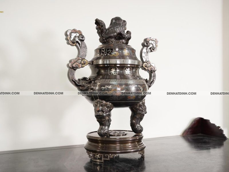 Đỉnh đồng ngũ sắc 70cm có thể dùng để trang trí không gian