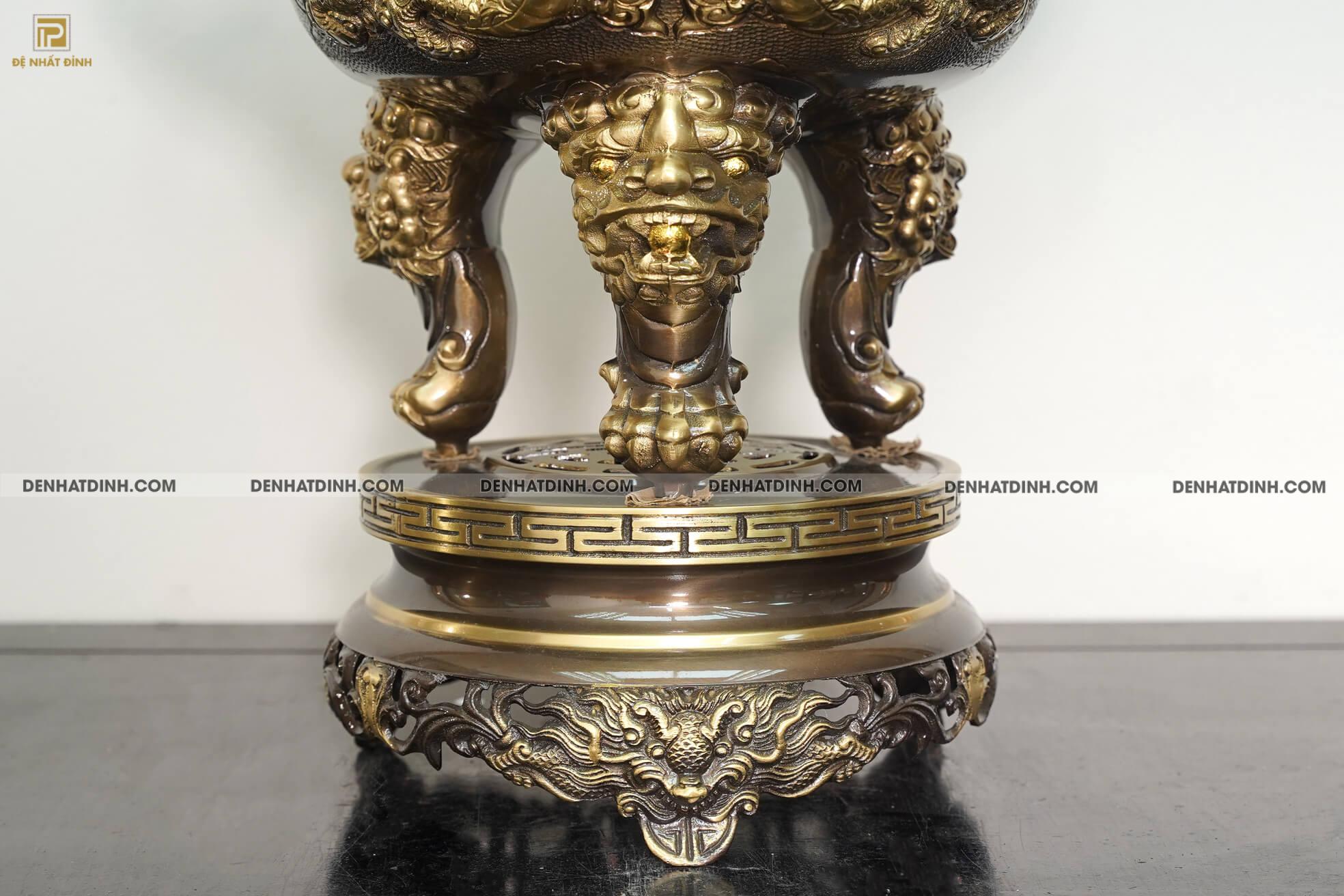 Bộ tam sự Song Long bằng đồng cattut đỉnh cao 66 - 5 chữ và đôi chân nến búp sen chạm hoa văn màu hun cổ - Ảnh 15