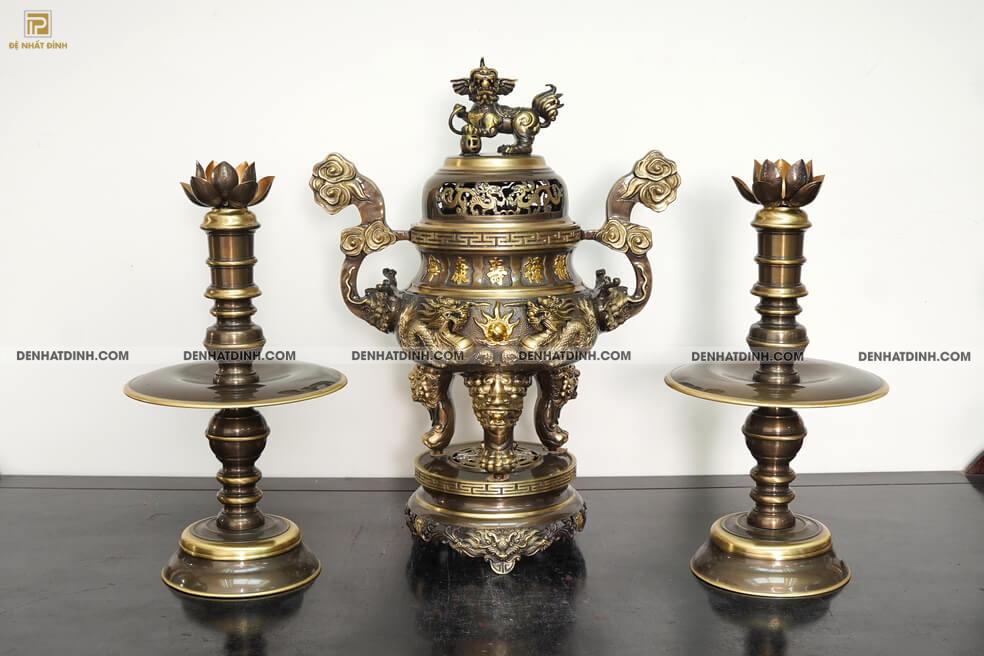 Bộ tam sự Song Long bằng đồng cattut đỉnh cao 66, 5 chữ và đôi chân nến búp sen màu hun cổ - Ảnh 6