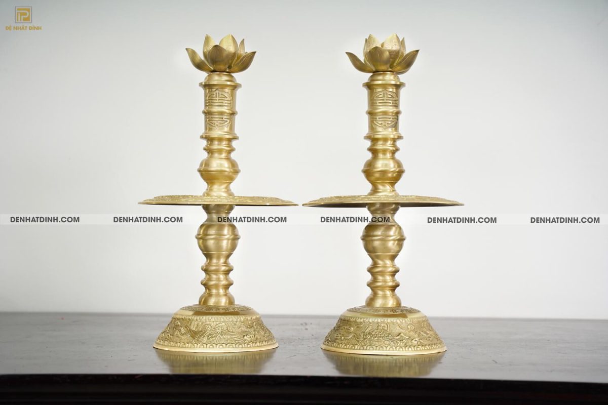 Nến 60 mẫu 2 hoa văn MỘC (Kèm đài sen)