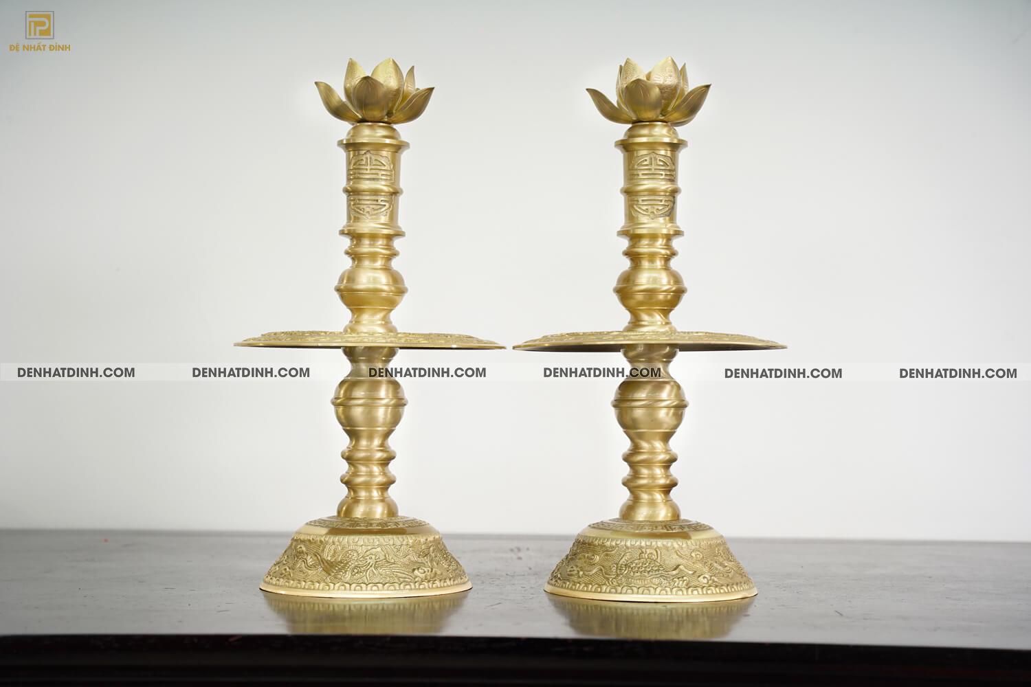 Nến 60 mẫu 2 hoa văn MỘC (Kèm đài sen)