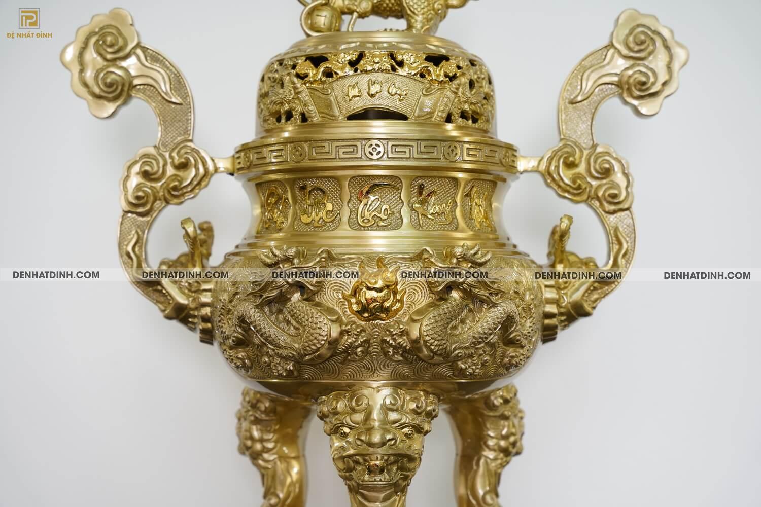 Bộ đỉnh đồng cattut đỉnh cao 66 (5 chữ Việt ), nắp đỉnh chế tác bộ cuốn thư chữ Đức Lưu Quang màu vàng mộc - Ảnh 3