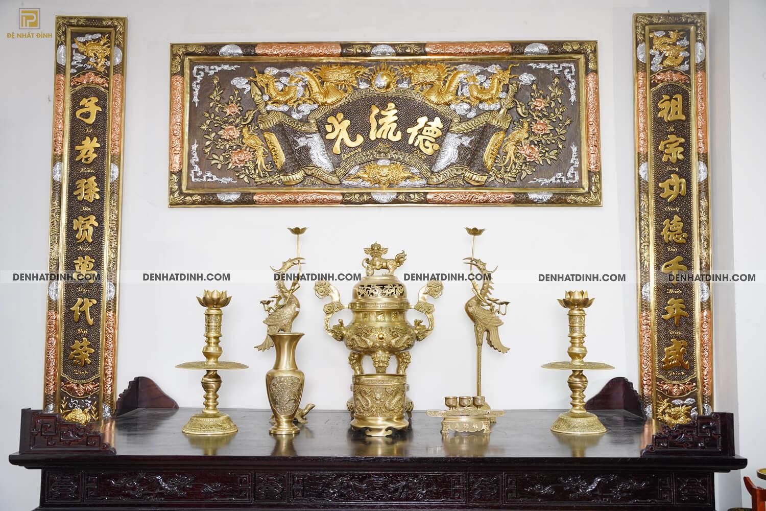 Bộ ngũ sự song long cao 65cm hoa văn màu vàng ánh xanh kèm 3 phụ kiện