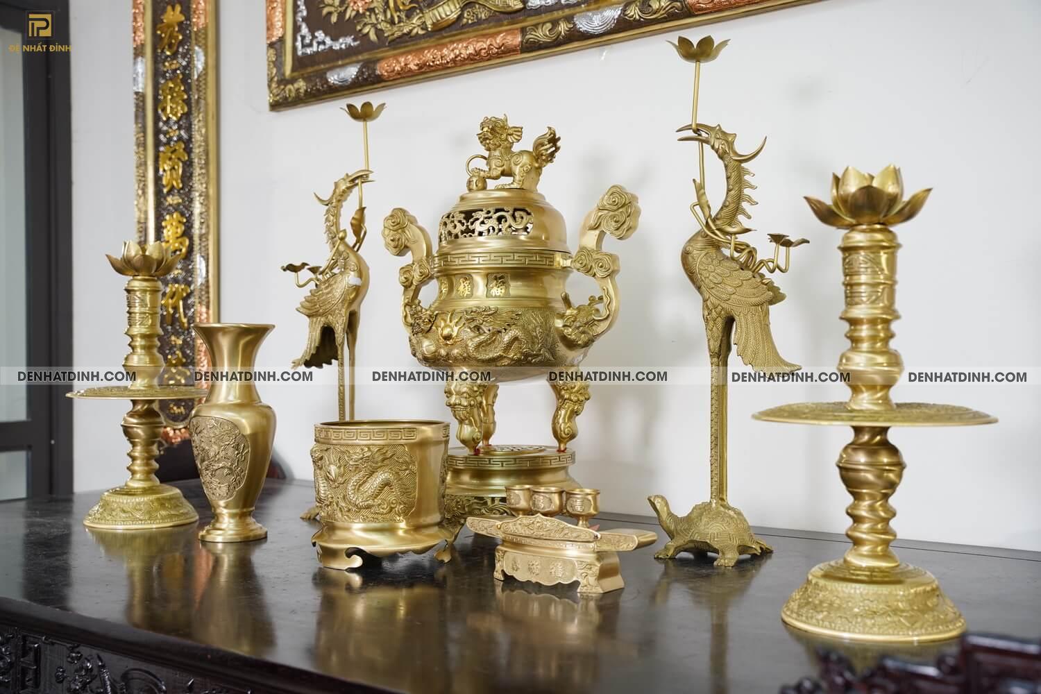 Bộ ngũ sự song long cao 65cm hoa văn màu vàng ánh xanh kèm 3 phụ kiện - Ảnh 2