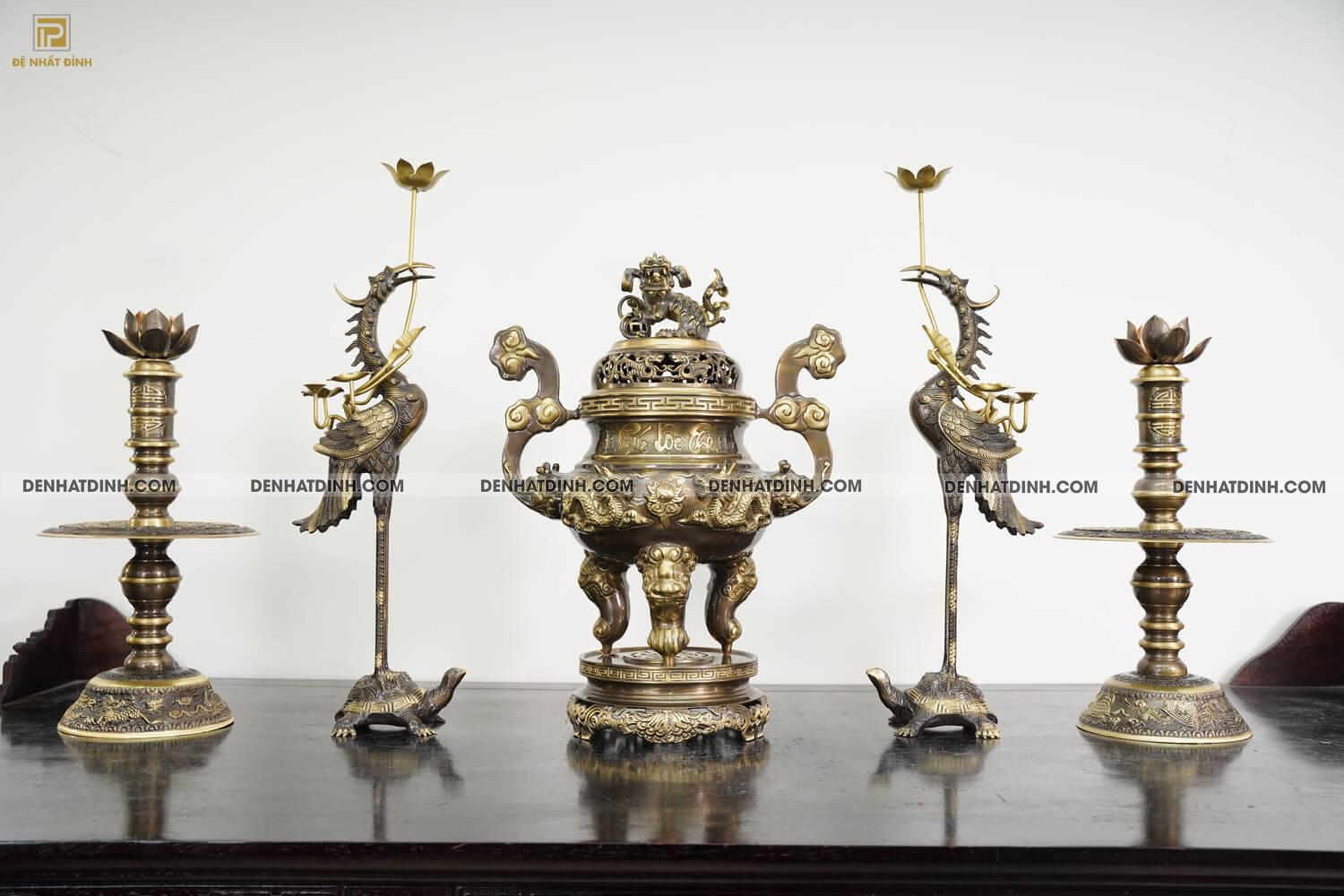 Bộ ngũ sự Song Long cao 65cm màu hun giả cổ 3 chữ Việt