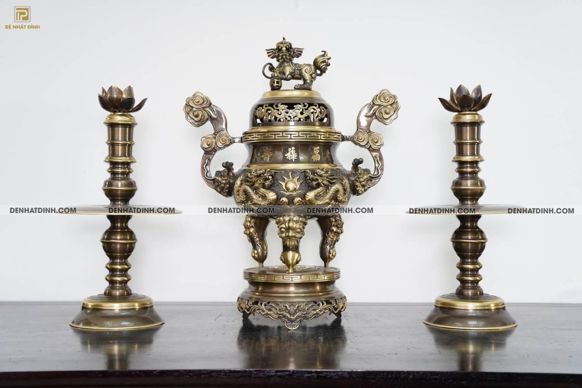 Bộ tam sự nến song long cao 65cm màu hun giả cổ