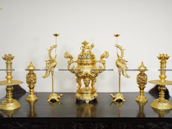 Alternative view of Bộ đỉnh đồng ngũ sự Song long đỉnh cao 66 (5 chữ Hán ) kèm đôi đèn điện dát vàng toàn bộ