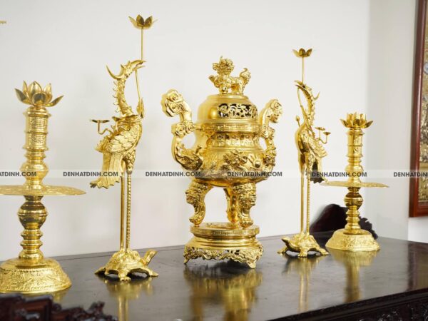 Alternative view of Bộ đỉnh đồng ngũ sự song long 66cm ( 5 chữ Hán ) dát vàng toàn bộ