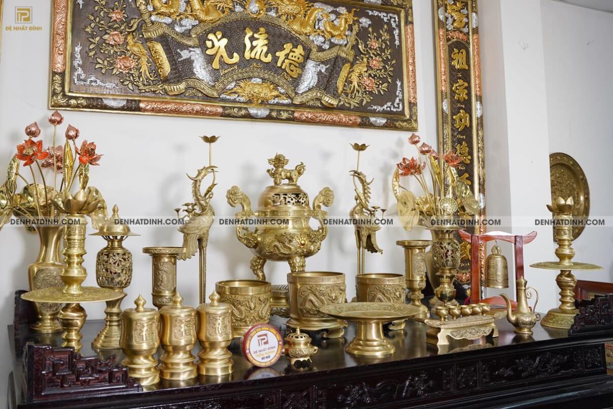 Bộ đồng ngũ sự song long cao 65cm hoa văn màu vàng ánh xanh đầy đủ phụ kiện - Ảnh 2