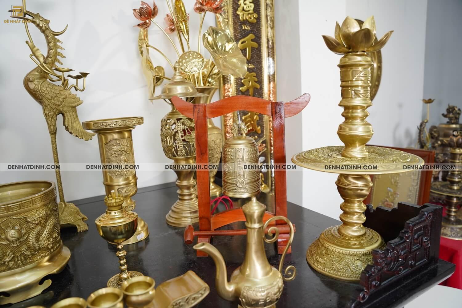 Bộ đồng ngũ sự song long cao 65cm hoa văn màu vàng ánh xanh đầy đủ phụ kiện - Ảnh 10