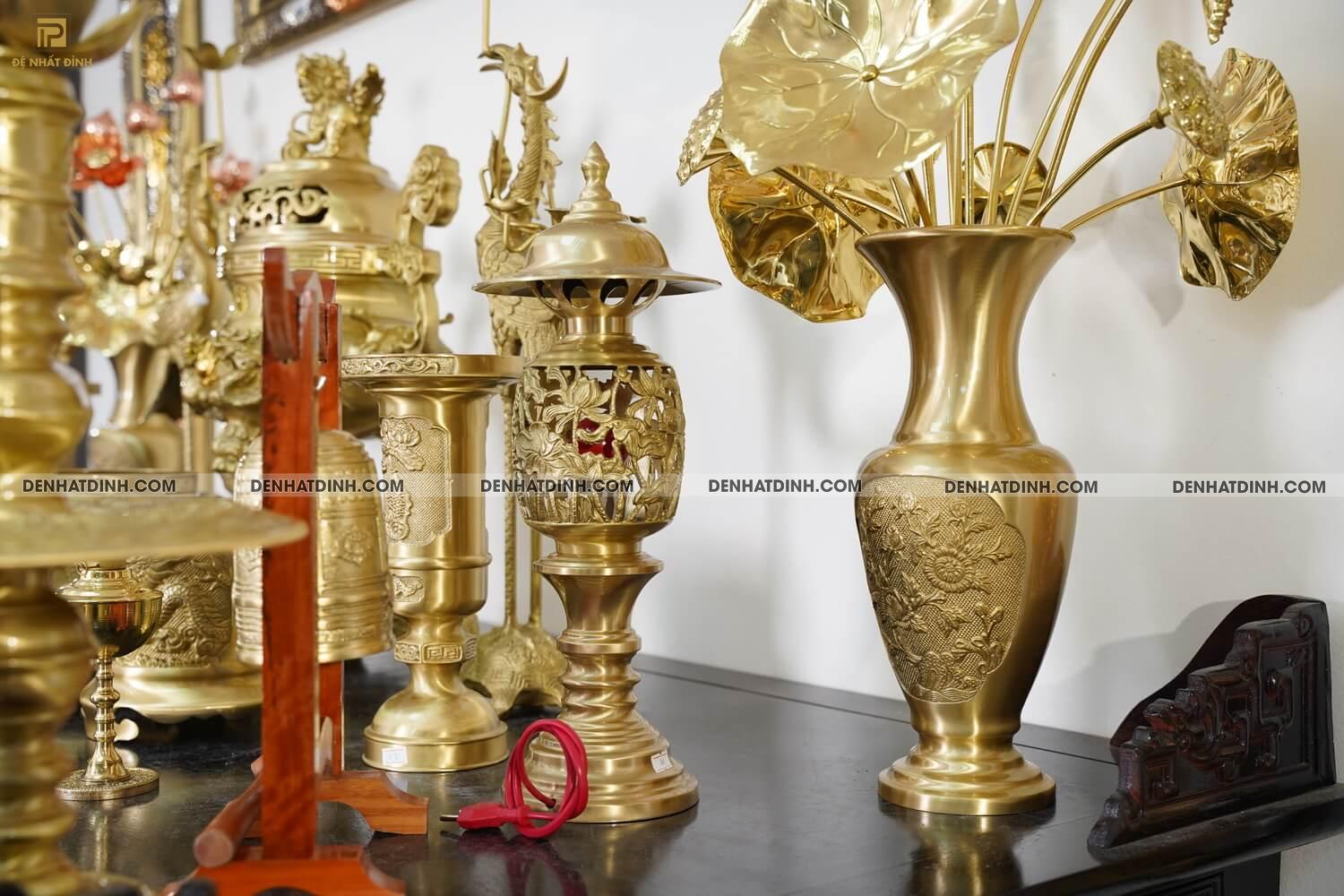 Bộ đồng ngũ sự song long cao 65cm hoa văn màu vàng ánh xanh đầy đủ phụ kiện - Ảnh 4