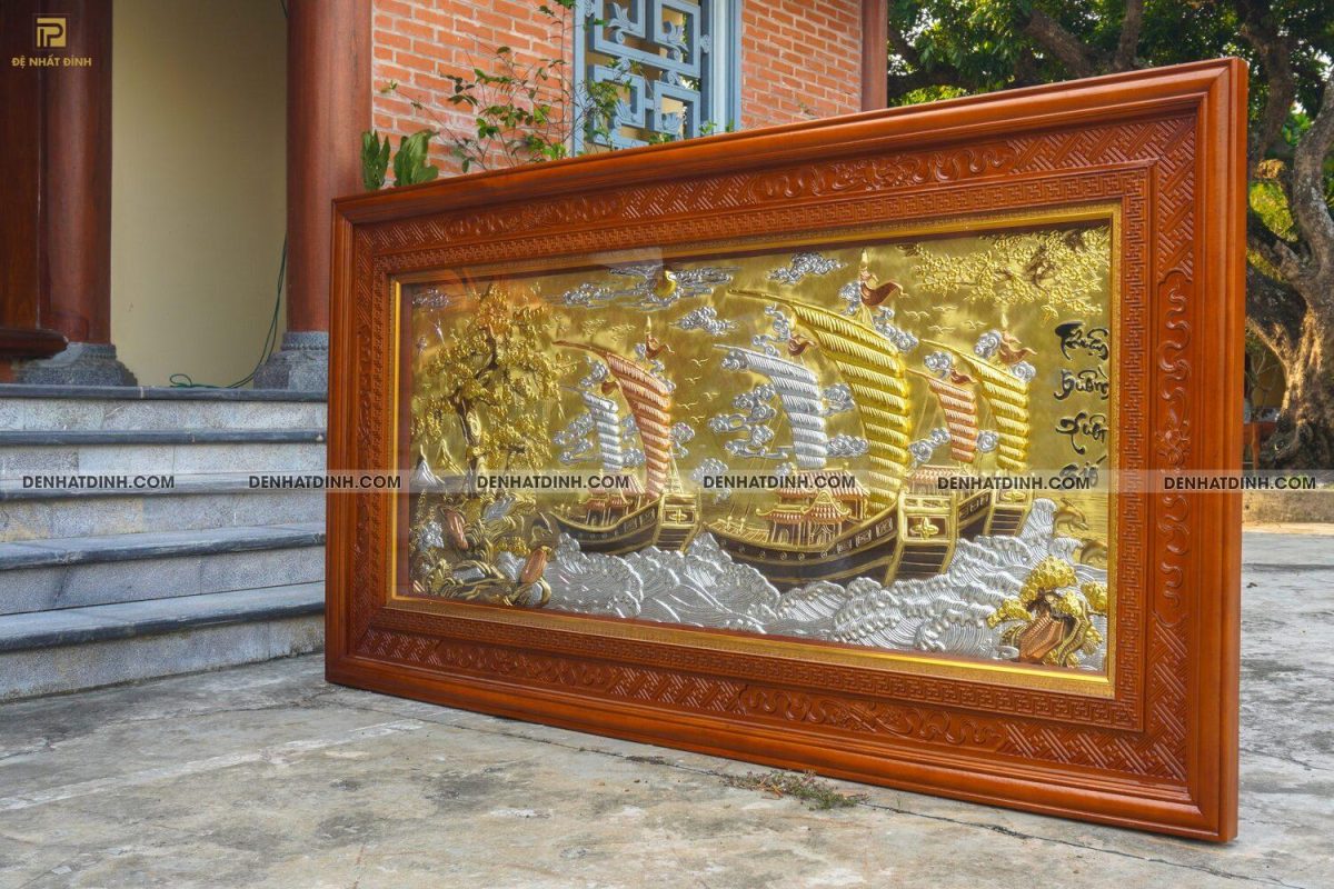 Tranh thuận buồm xuôi gió bằng đồng khung gỗ bản to - Ảnh 3