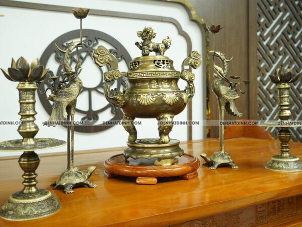 Alternative view of Bộ đỉnh đồng ngũ sự hoa sòi 50 hoa văn CN