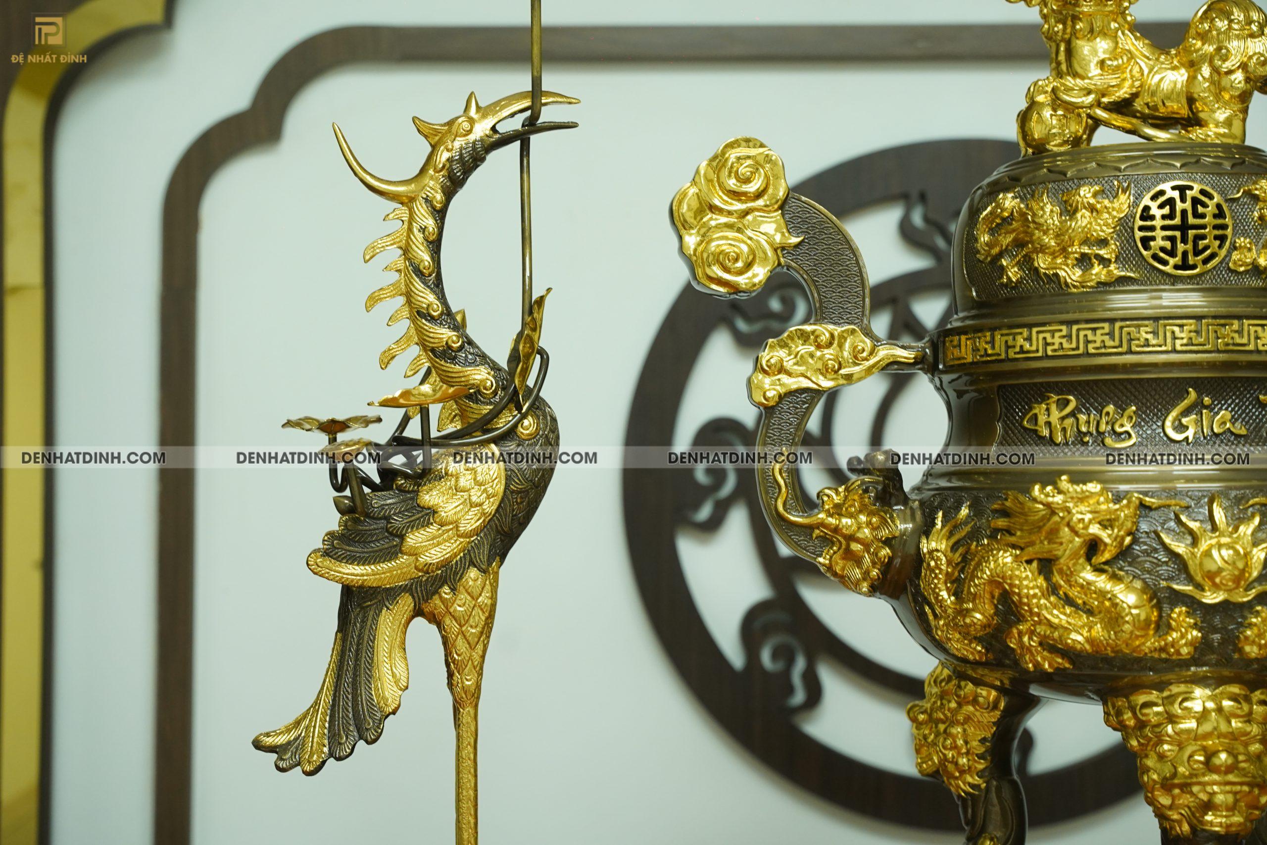 Bộ đỉnh đồng tam sự hạc Đỉnh cao 66cm nắp tứ linh chạm khắc 3 chữ Phụng Gia Tiên dát vàng điểm - Ảnh 6