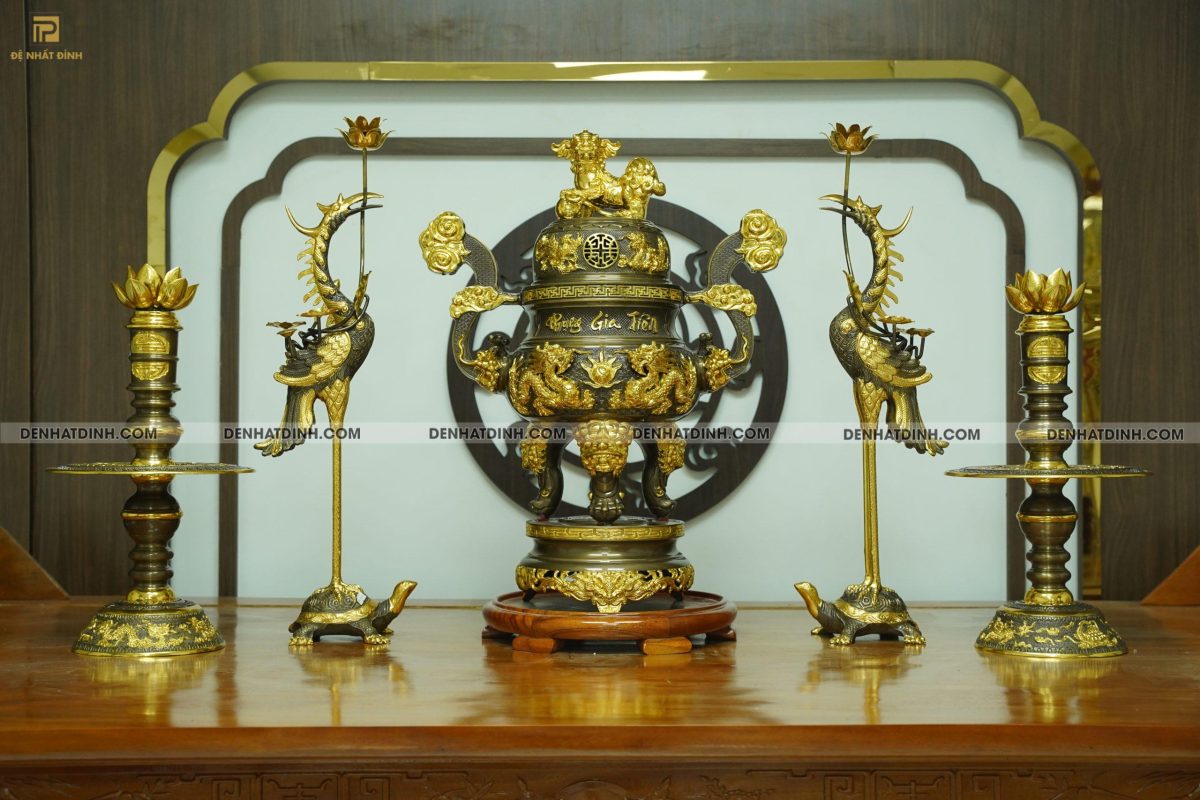 Bộ đỉnh đồng ngũ sự Phụng Gia Tiên 65 dát vàng điểm hoa văn