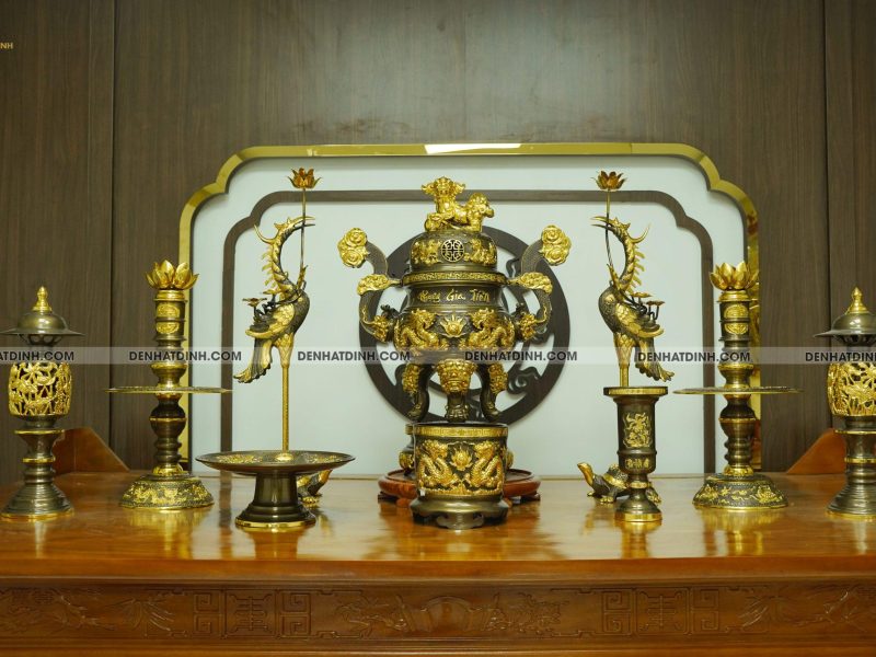 Bộ đỉnh đồng ngũ sự Phụng Gia Tiên 66 dát vàng điểm 4 phụ kiện dát vàng
