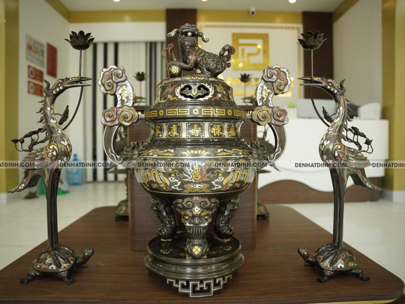 Bộ đỉnh đồng tam sự hạc Song Long chầu nguyệt cao 70cm bằng đồng đỏ khảm ngũ sắc