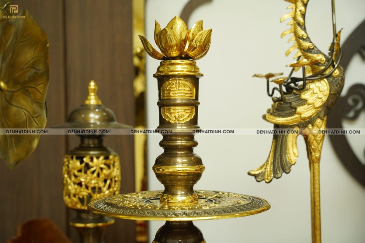 Bộ đỉnh đồng ngũ sự cao 66cm khắc 3 chữ Phụng Gia Tiên kèm 8 món phụ kiện dát vàng điểm - Ảnh 7