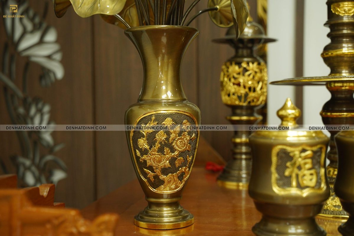 Bộ đỉnh đồng ngũ sự cao 66cm khắc 3 chữ Phụng Gia Tiên kèm 8 món phụ kiện dát vàng điểm - Ảnh 9