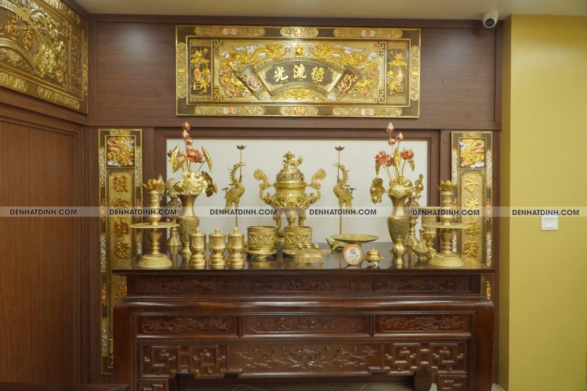 Hoành phi đại tư câu đối bằng đồng dát vàng, bạc