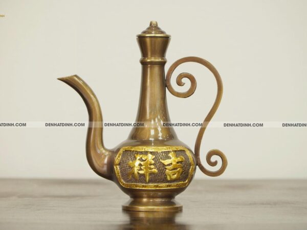 Ấm thờ bằng đồng hun cổ dát vàng điểm chữ