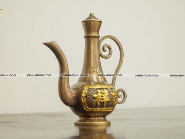 Alternative view of Ấm thờ bằng đồng hun cổ dát vàng điểm chữ