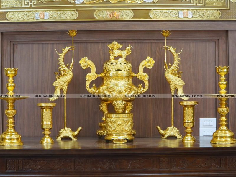 Bộ đỉnh đồng ngũ sự Cuốn Thư 65 cùng ống hương, bát hương dát vàng 24k toàn bộ