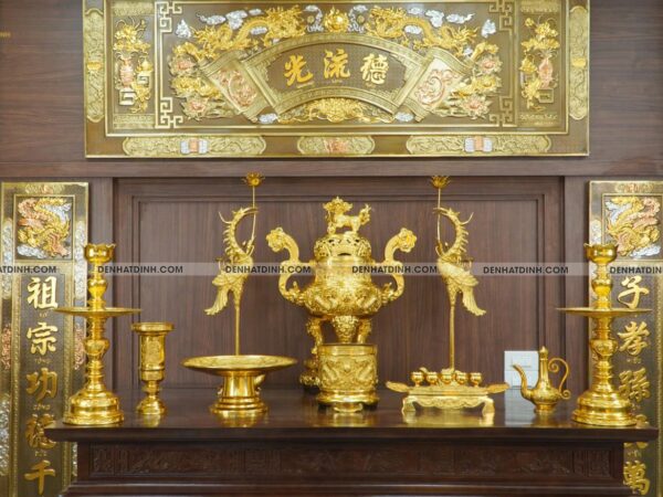 Bộ đỉnh đồng ngũ sự Cuốn Thư 65 dát vàng 24K cùng ống hương, mâm bồng, bát hương, chén thờ
