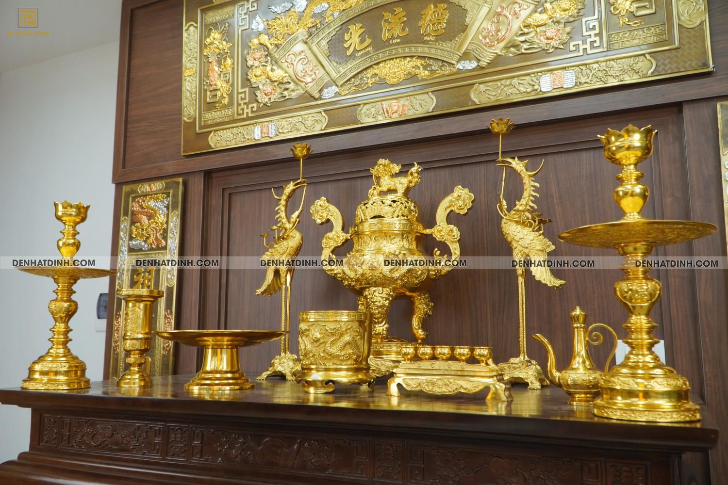 Bộ đỉnh đồng ngũ sự Cuốn Thư 65 dát vàng 24K cùng ống hương, mâm bồng, bát hương, chén thờ - Ảnh 2