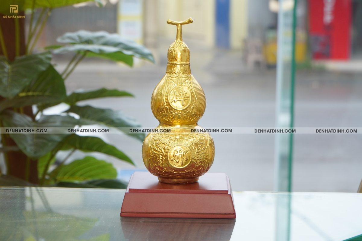 Hồ lô âm dương hoa văn bằng đồng dát vàng