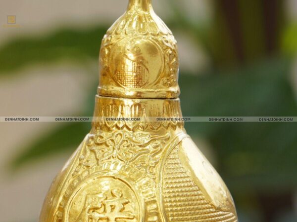 Alternative view of Hồ lô âm dương hoa văn bằng đồng dát vàng