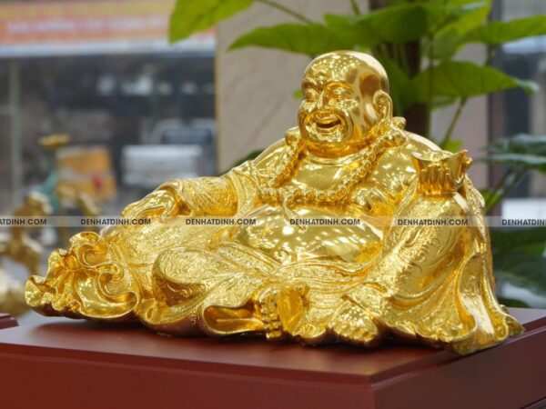 Alternative view of Tượng Di Lặc Dựa Bao Tiền Bằng Đồng Dát Vàng