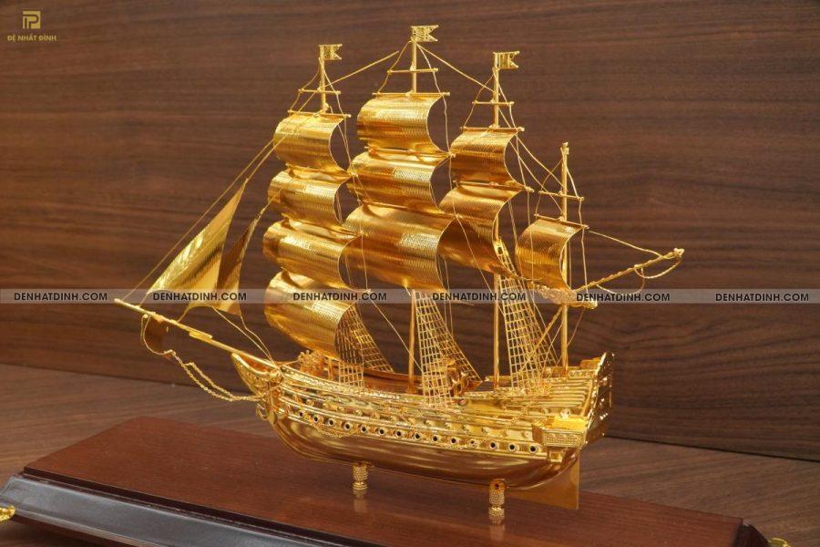 Thuyền buồm dát vàng - Hình ảnh 3