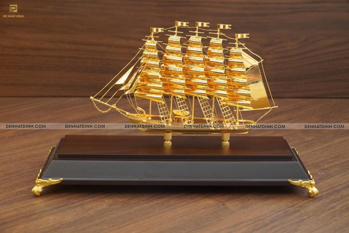 Thuyền mạ vàng - Ảnh 3