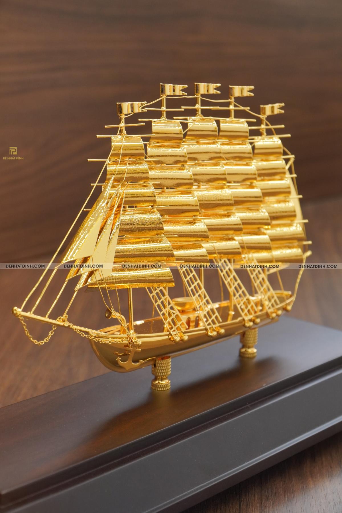 Thuyền mạ vàng - Ảnh 9