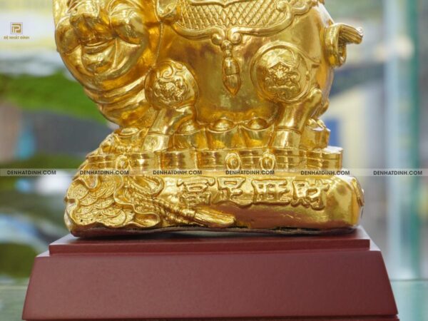 Alternative view of Tượng Heo Túi Tiền Tiết Kiệm Bằng Đồng Dát Vàng