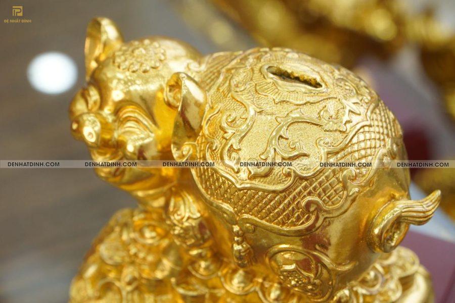 Tượng Heo Túi Tiền Tiết Kiệm Bằng Đồng Dát Vàng - Hình ảnh 5