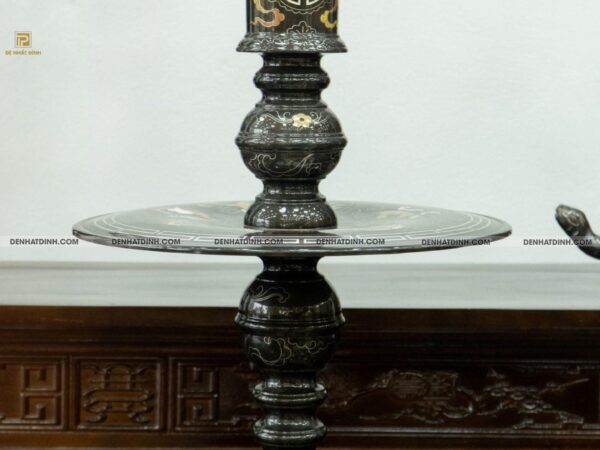 Alternative view of ĐÔI CHÂN NẾN 55 ĐỒNG ĐỎ KHẢM NGŨ SẮC