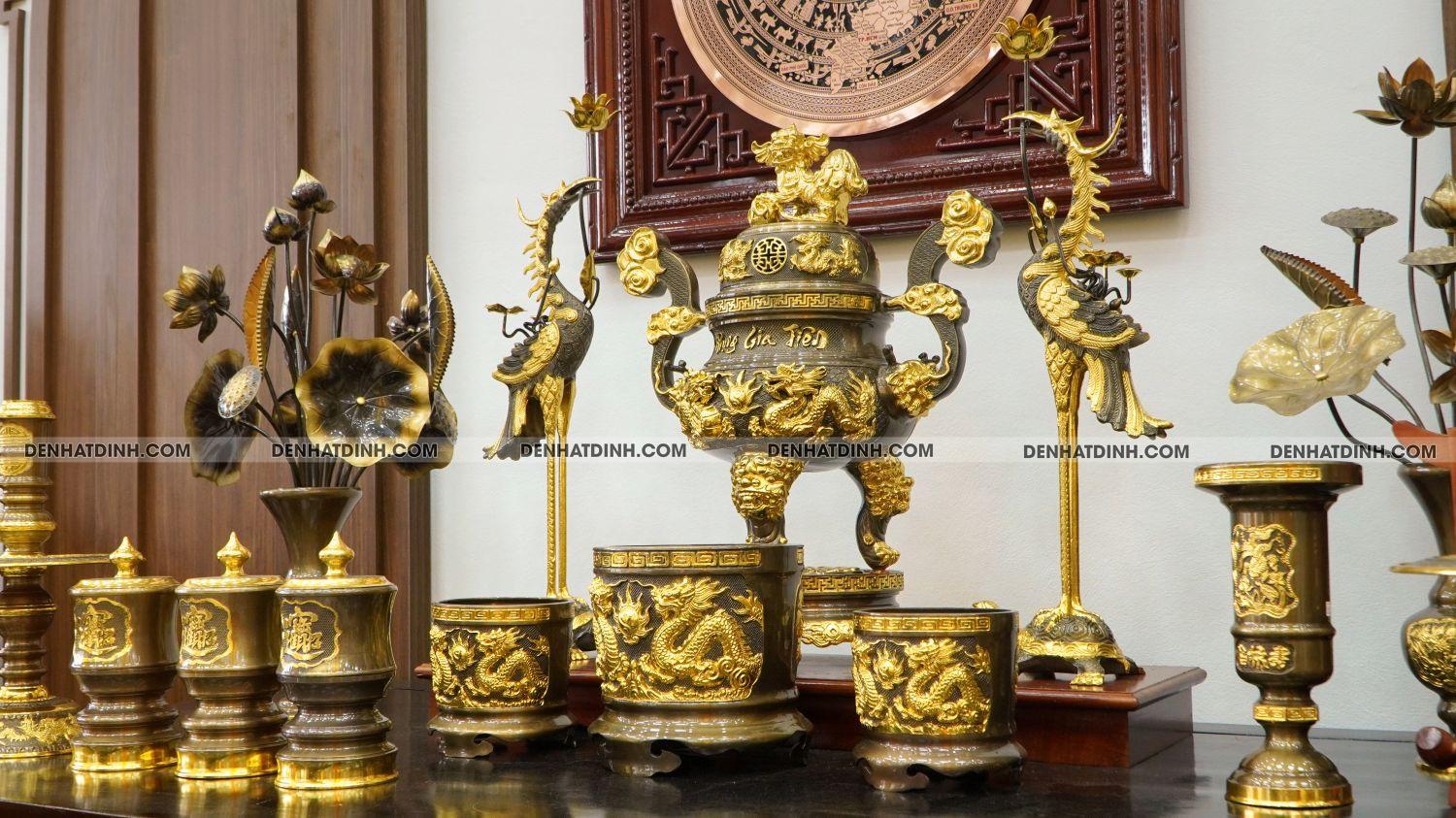 Bộ đỉnh đồng Phụng Gia Tiên dát vàng đi cùng các phụ kiện trên ban thờ - Ảnh 6