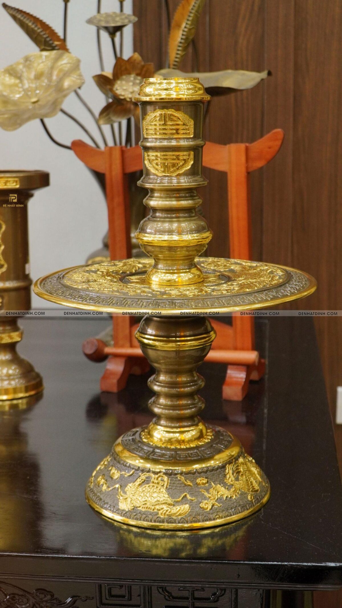 Bộ đỉnh đồng Phụng Gia Tiên dát vàng đi cùng các phụ kiện trên ban thờ - Ảnh 9