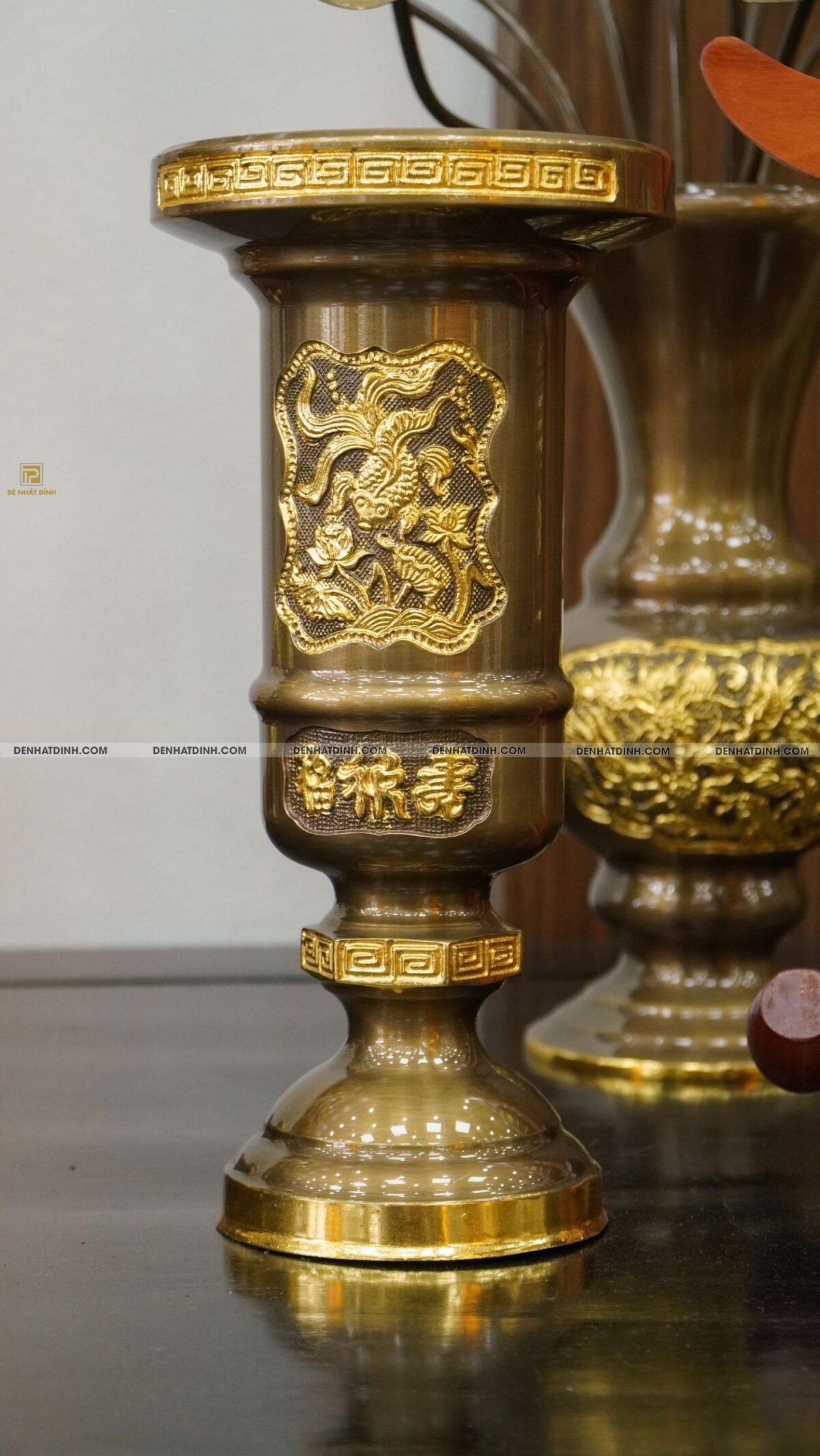Bộ đỉnh đồng Phụng Gia Tiên dát vàng đi cùng các phụ kiện trên ban thờ - Ảnh 11