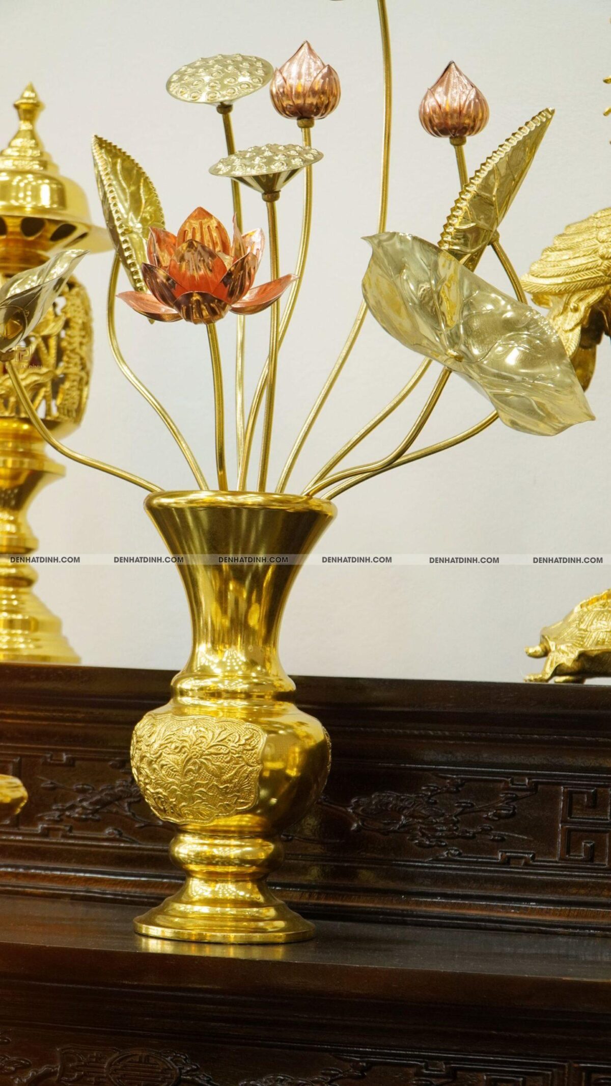 Bộ đỉnh đồng Song Long mẫu 3 đầy đủ dát vàng trên ban thờ tam cấp - Ảnh 5
