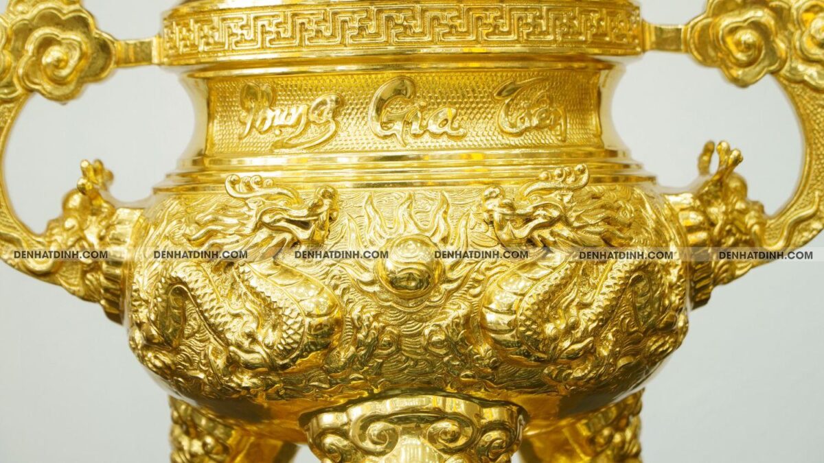 Bộ đỉnh đồng ngũ sự 3 chữ Phụng Gia Tiên đỉnh cao 66 kết hợp với biểu tượng dơi dát vàng toàn bộ - Ảnh 6