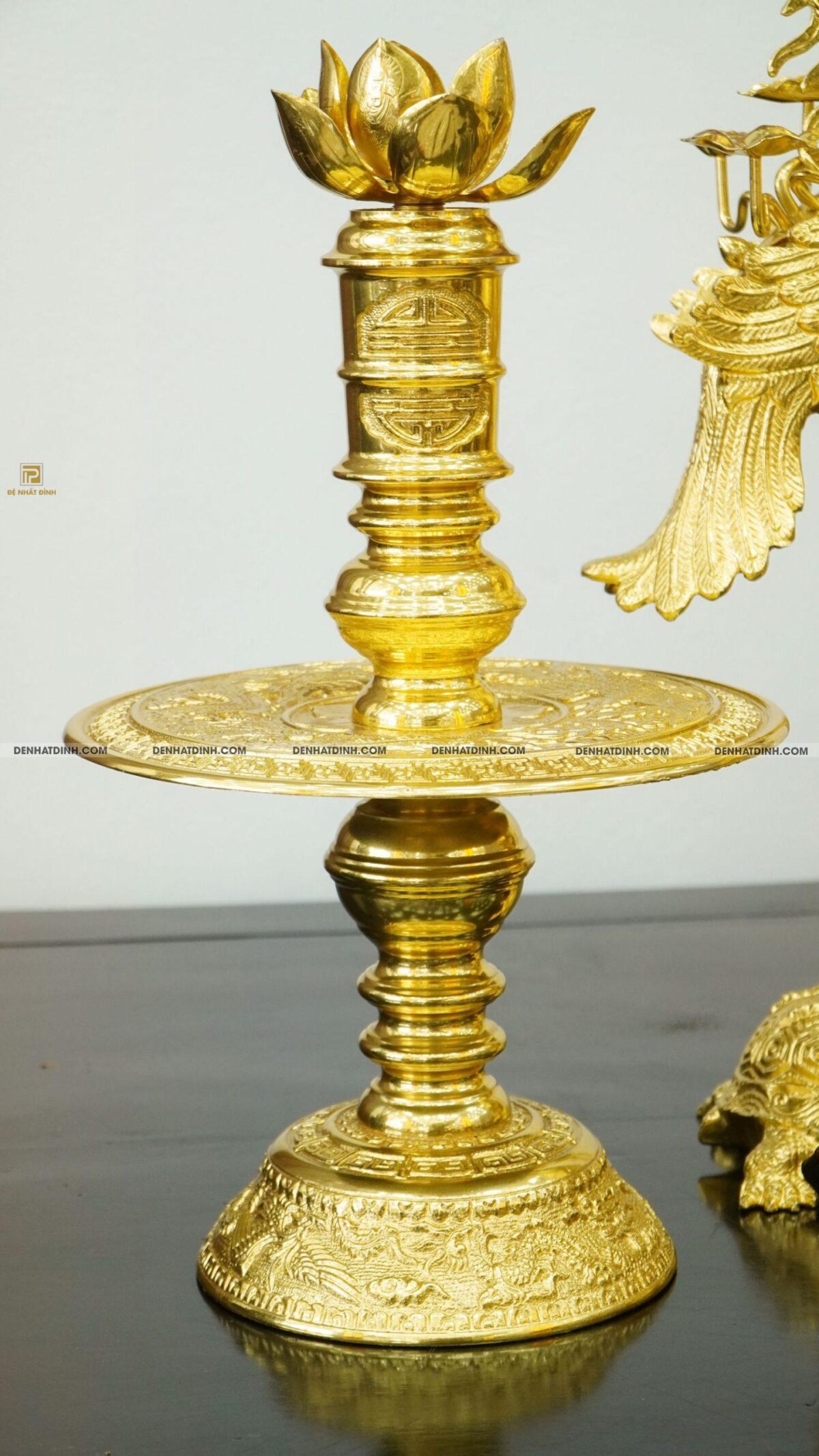 Bộ đỉnh đồng ngũ sự 3 chữ Phụng Gia Tiên đỉnh cao 66 kết hợp với biểu tượng dơi dát vàng toàn bộ - Ảnh 11
