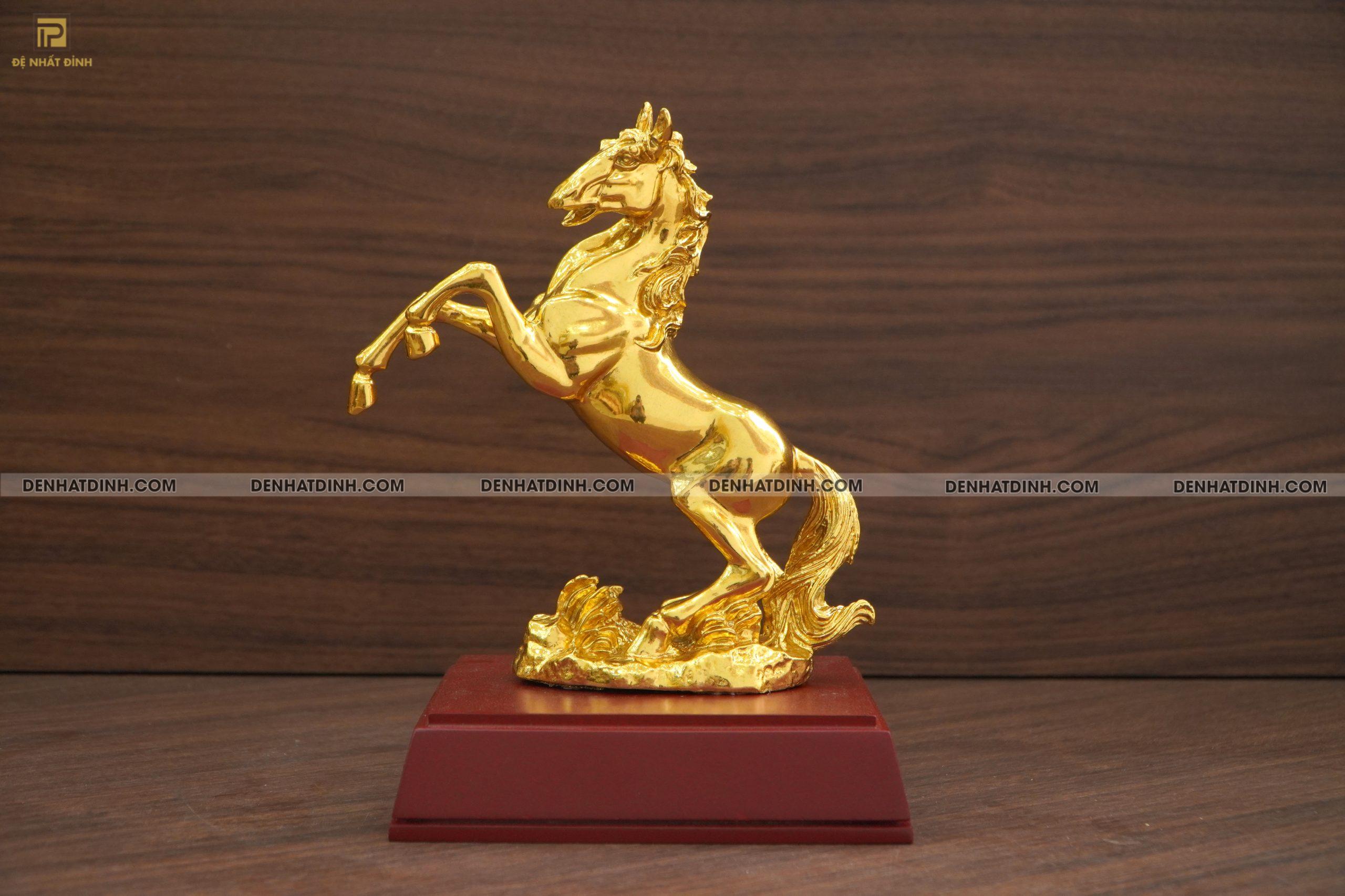 Tượng Ngựa Hí Bằng Đồng Dát Vàng - Ảnh 2