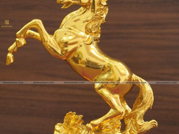 Tượng Ngựa Hí Bằng Đồng Dát Vàng