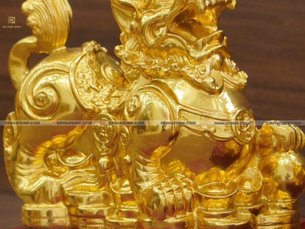 Alternative view of Đôi tỳ hưu chân quỳ dát vàng