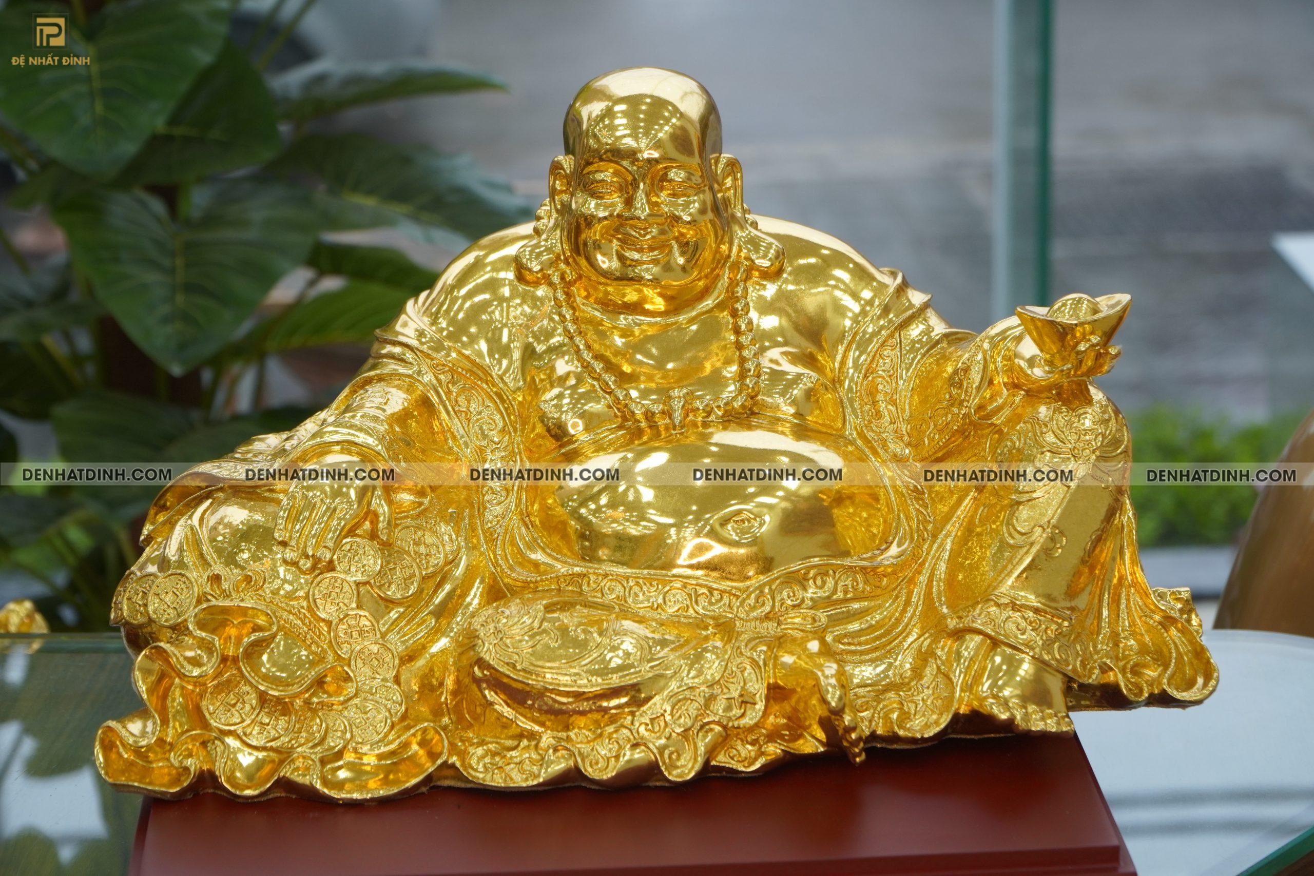 Tượng Di Lặc dựa bao tiền bằng đồng dát vàng - Ảnh 2